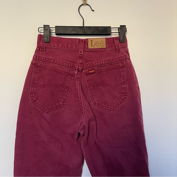 ❌ SOLD ❌ Vintage Lee Burgundy High Rise Jeans - Picture 3 of 4